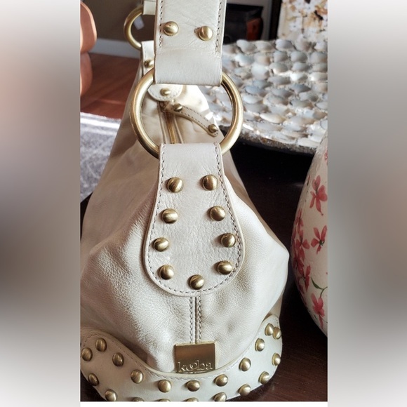 Kooba Shoulder Bag in a beautiful Cream leather with studs - Picture 2 of 5